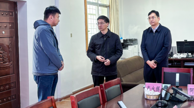 ལུའོ་ཁྲའོ་ཧྥེང་གིས་ཆུ་ལོག་སྔོན་འགོག་ཐད་བླང་བྱ་ནན་མོ་བཏོན་པ།